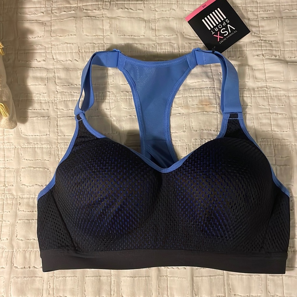NWT Victorias Secret Sports Bra